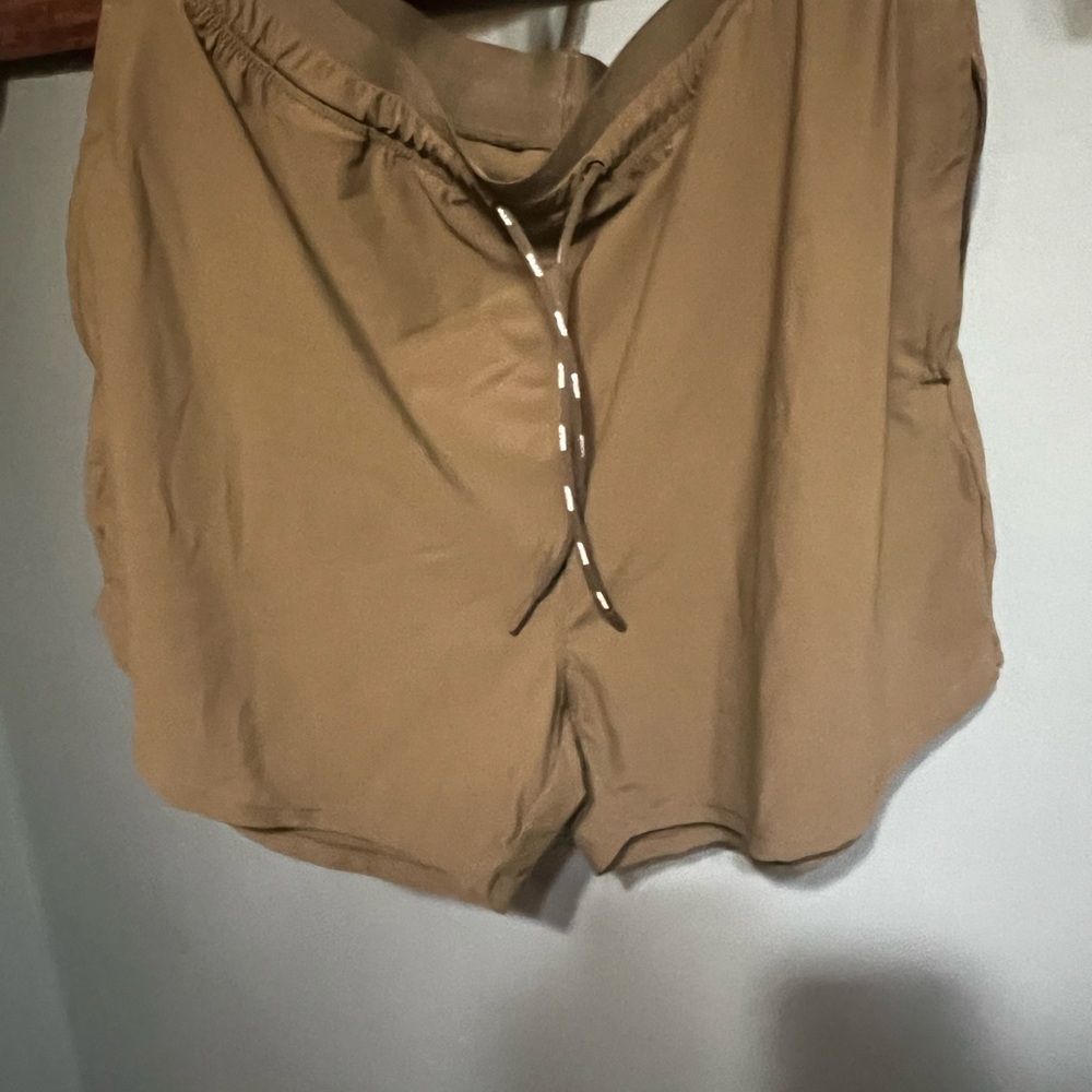 NWOT BALEAF Women's Hiking
Shorts 4" Never Worn - Picture 6 of 9
